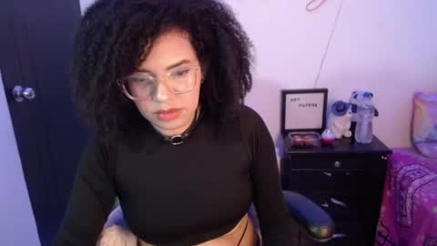 Nicole    GTM-5 1100 pm - 700 am online show from 19, 1, 2025