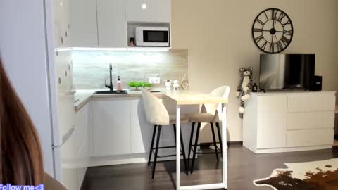 Bella online show from 4, 1, 2025