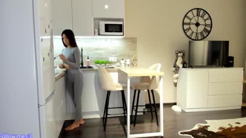 Bella online show from 8, 1, 2025