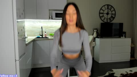 Bella online show from 17, 1, 2025