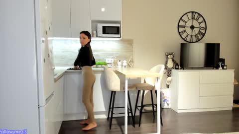 Bella online show from 22, 1, 2025