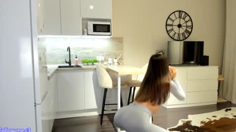 Bella online show from 28, 1, 2025