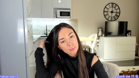 Bella online show from 4, 2, 2025