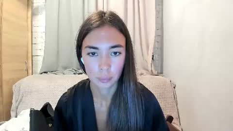 Snapshot of nilliluv chatting on 13, 7, 2026 Bella online show from 13, 7, 2026