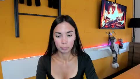 Snapshot of nilliluv chatting on 28, 7, 2026 Bella online show from 28, 7, 2026