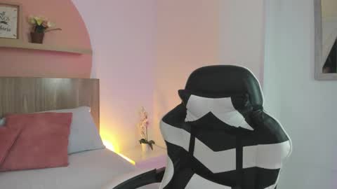 Snapshot of nina_blake chatting on 7, 10, 2025 N I N A online show from 7, 10, 2025