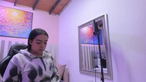 Snapshot of nina_glow_ chatting on 23, 4, 2026 nina_glow_ online show from 23, 4, 2026