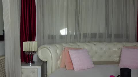 NinaCrystal online show from 18, 2, 2025