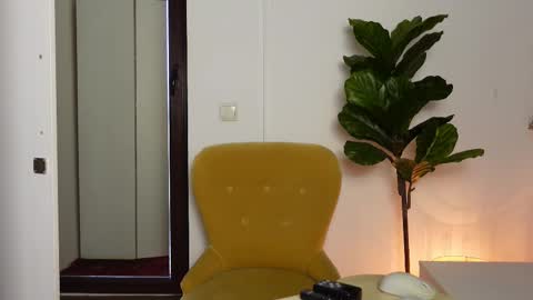 NinaCrystal online show from 17, 9, 2025