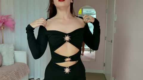 NinaOneil online show from 6, 6, 2026