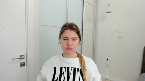 ninarihh online show from 9, 3, 2025