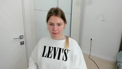 ninarihh online show from 9, 3, 2025