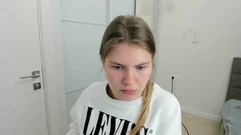 ninarihh online show from 9, 3, 2025