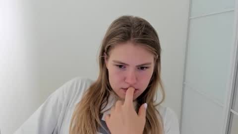 ninarihh online show from 15, 9, 2025