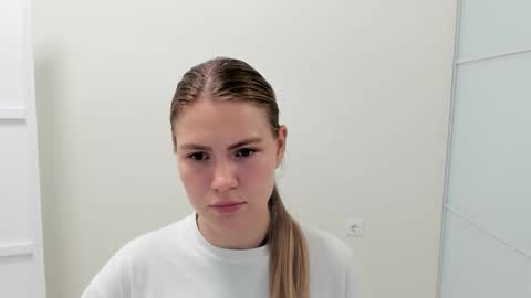 ninarihh online show from 19, 9, 2025