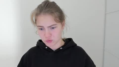 ninarihh online show from 25, 10, 2025