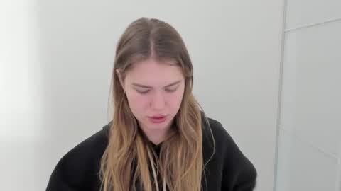 ninarihh online show from 14, 11, 2025