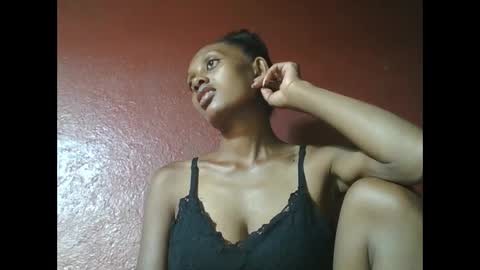 Snapshot of ninie246746 chatting on 21, 1, 2025 ninie246746 online show from 21, 1, 2025