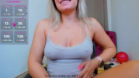 Snapshot of ninna_dee chatting on 16, 1, 2025 nina dee online show from 16, 1, 2025