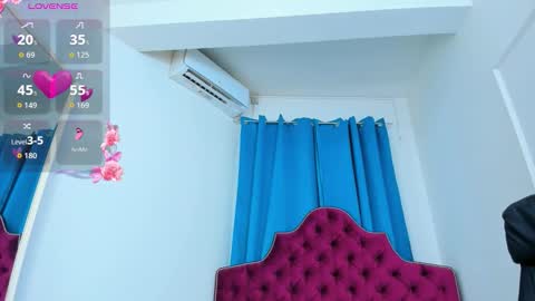 Snapshot of ninna_dee chatting on 9, 9, 2025 nina dee online show from 9, 9, 2025