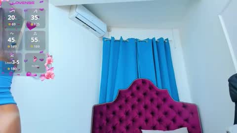 Snapshot of ninna_dee chatting on 4, 11, 2025 nina dee online show from 4, 11, 2025