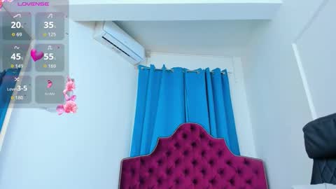 Snapshot of ninna_dee chatting on 10, 11, 2025 nina dee online show from 10, 11, 2025