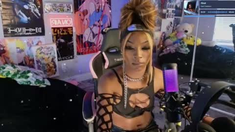 Snapshot of niviawolfe chatting on 12, 3, 2025 NIVIA WOLFE online show from 12, 3, 2025