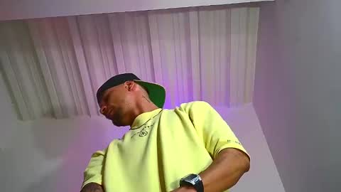 Snapshot of nixon347932 chatting on 11, 12, 2024 Nicolas Muscle online show from 11, 12, 2024