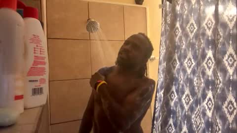 Snapshot of nixw2500 chatting on 18, 11, 2025 Pleasurenu online show from 18, 11, 2025