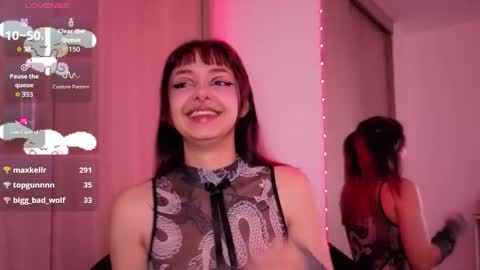 Snapshot of nixxi_ chatting on 19, 11, 2025 nix online show from 19, 11, 2025