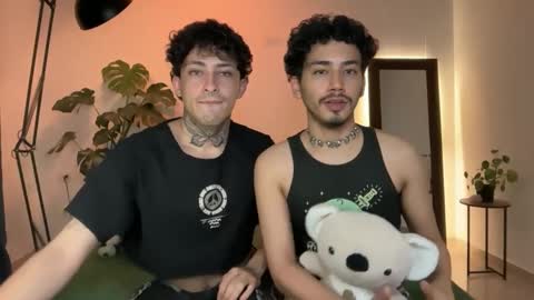 Snapshot of noah_and_steven chatting on 13, 5, 2026 noah_and_steven online show from 13, 5, 2026