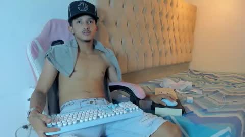 Snapshot of noah_jacksxn chatting on 2, 6, 2026 noah_jacksxn online show from 2, 6, 2026