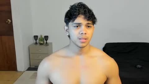 Snapshot of noah_prada14 chatting on 12, 7, 2026 luis navas online show from 12, 7, 2026