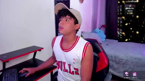 noah_smith04 online show from 6, 10, 2025