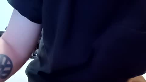 Snapshot of noah_wesley chatting on 5, 3, 2025 Noah Wesley online show from 5, 3, 2025