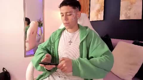Snapshot of noahh_saenz chatting on 26, 6, 2026 Noah online show from 26, 6, 2026