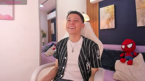 Snapshot of noahh_saenz chatting on 12, 7, 2026 Noah online show from 12, 7, 2026