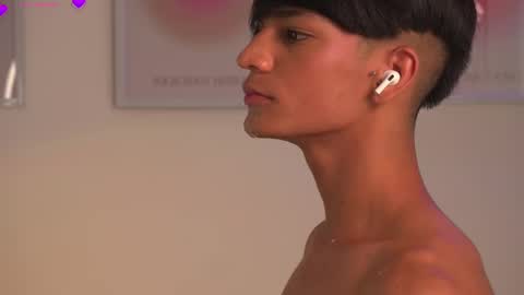 Snapshot of noahh_th03 chatting on 9, 3, 2025 Noah online show from 9, 3, 2025