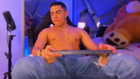 Welcome to Noah room online show from 22, 3, 2026