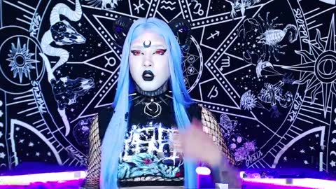 caroline online show from 8, 4, 2026