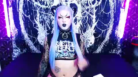 caroline online show from 17, 6, 2026