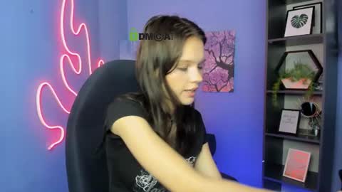 Snapshot of noelle_woww chatting on 24, 7, 2026 Noelle online show from 24, 7, 2026