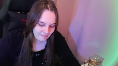 noir_ember_ online show from 4, 11, 2025