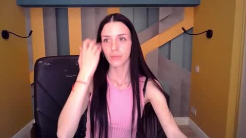 Snapshot of noirdiva chatting on 22, 4, 2026 NoirDiva online show from 22, 4, 2026