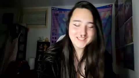 Snapshot of nonbinarybeauty20 chatting on 4, 1, 2025 nonbinarybeauty20 online show from 4, 1, 2025