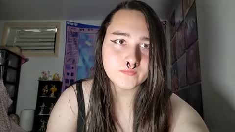 Snapshot of nonbinarybeauty20 chatting on 8, 2, 2025 nonbinarybeauty20 online show from 8, 2, 2025