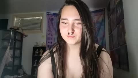 Snapshot of nonbinarybeauty20 chatting on 23, 2, 2025 nonbinarybeauty20 online show from 23, 2, 2025