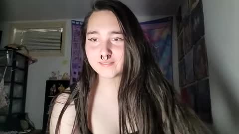 Snapshot of nonbinarybeauty20 chatting on 25, 2, 2025 nonbinarybeauty20 online show from 25, 2, 2025