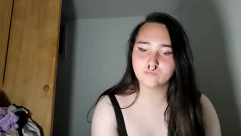 Snapshot of nonbinarybeauty20 chatting on 11, 9, 2025 nonbinarybeauty20 online show from 11, 9, 2025