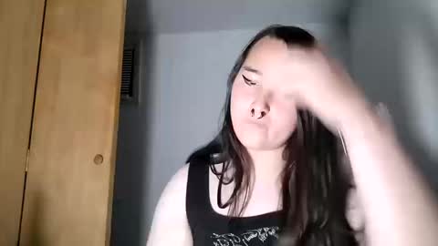 Snapshot of nonbinarybeauty20 chatting on 14, 10, 2025 nonbinarybeauty20 online show from 14, 10, 2025